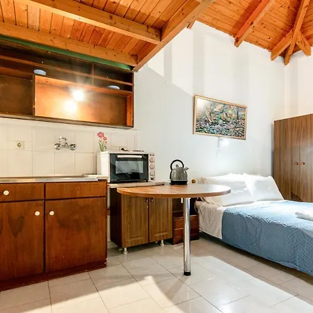 Dopia's Garden Apartment *